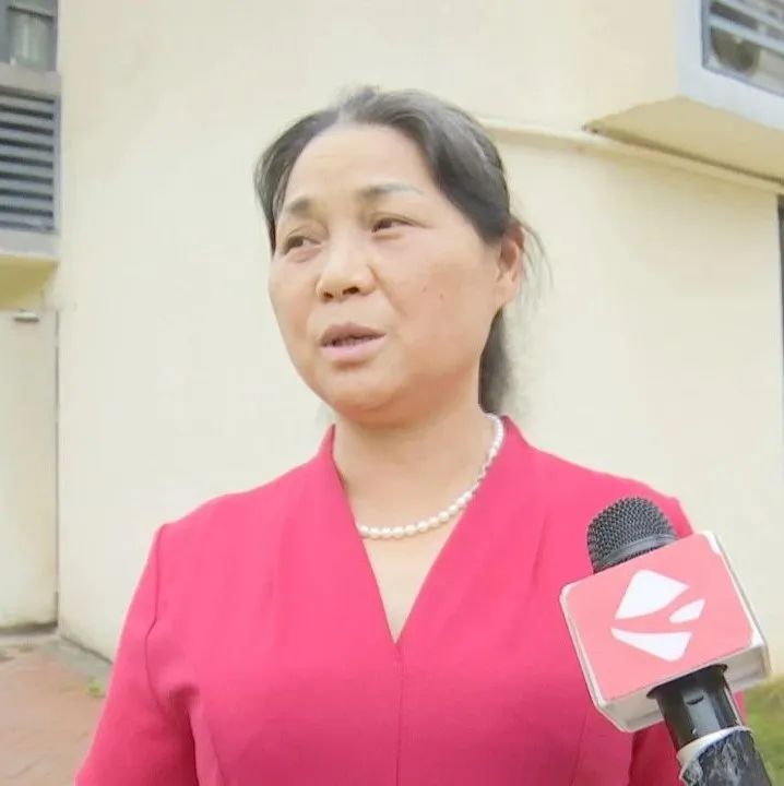 DƬ